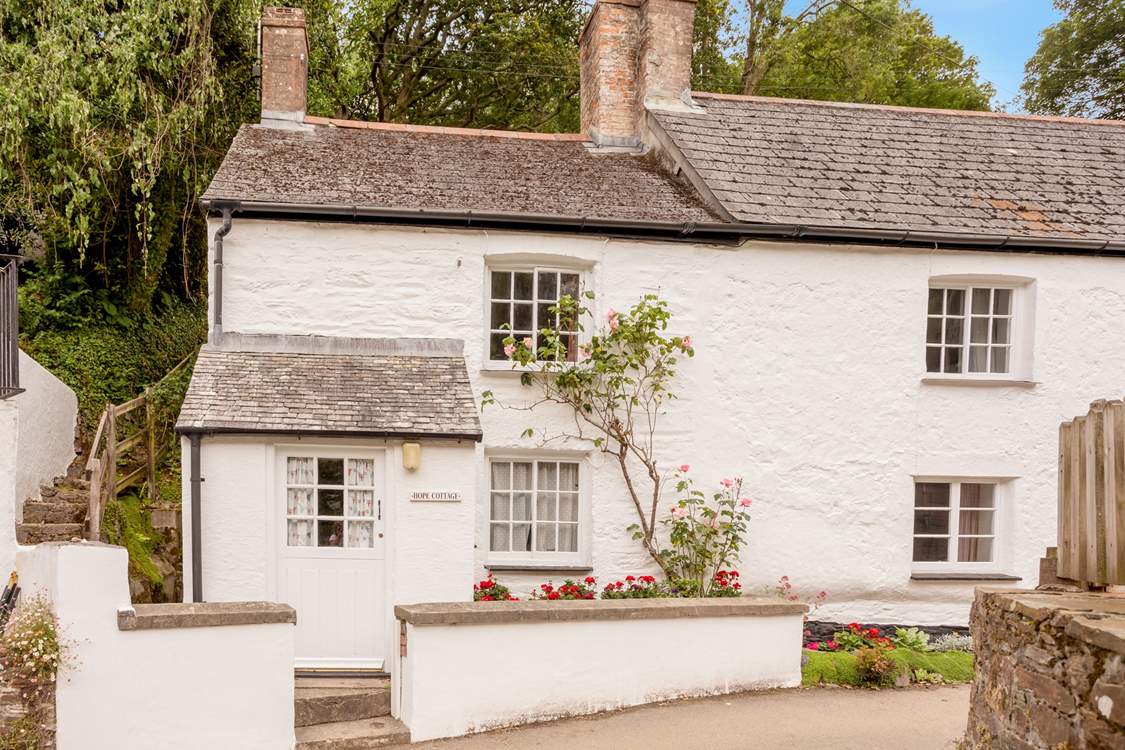 Sitting pretty on the banks of The Helford, the water is quite literally on your doorstep.