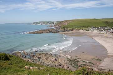 Your local Sandy beach is just moments away from your doorstep. A very short walk will find you on this fabulous beach, the kids will love it here!