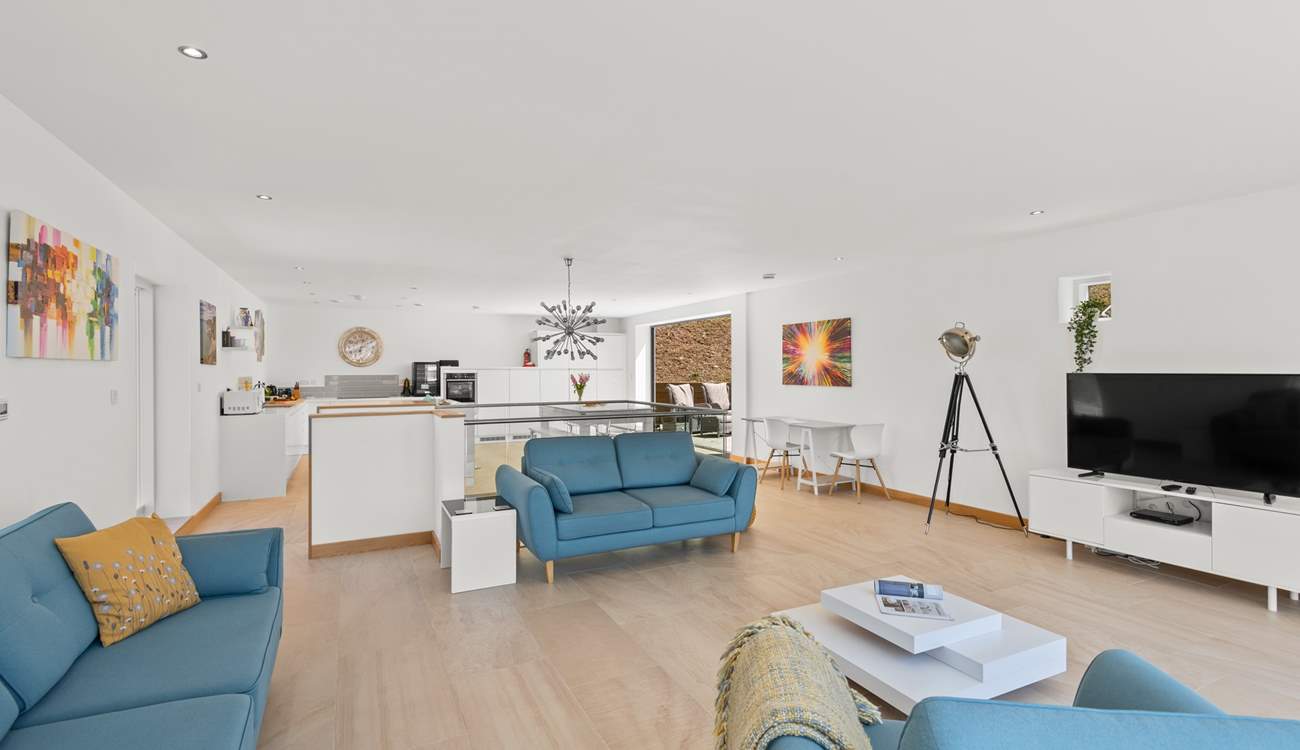 This fabulous ultra modern abode is beautifully furnished.