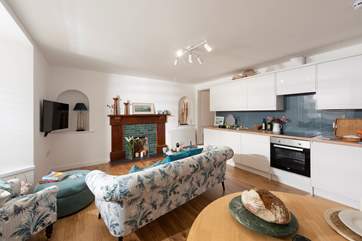 Simple yet very stylish, Tredenwith is the perfect retreat for couples looking to explore Cornwall’s rugged and dramatic far west.