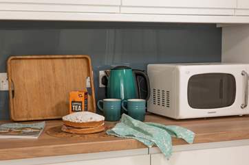 The kitchen is very well-equipped.