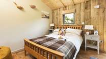 A chic countryside cabin for two.
