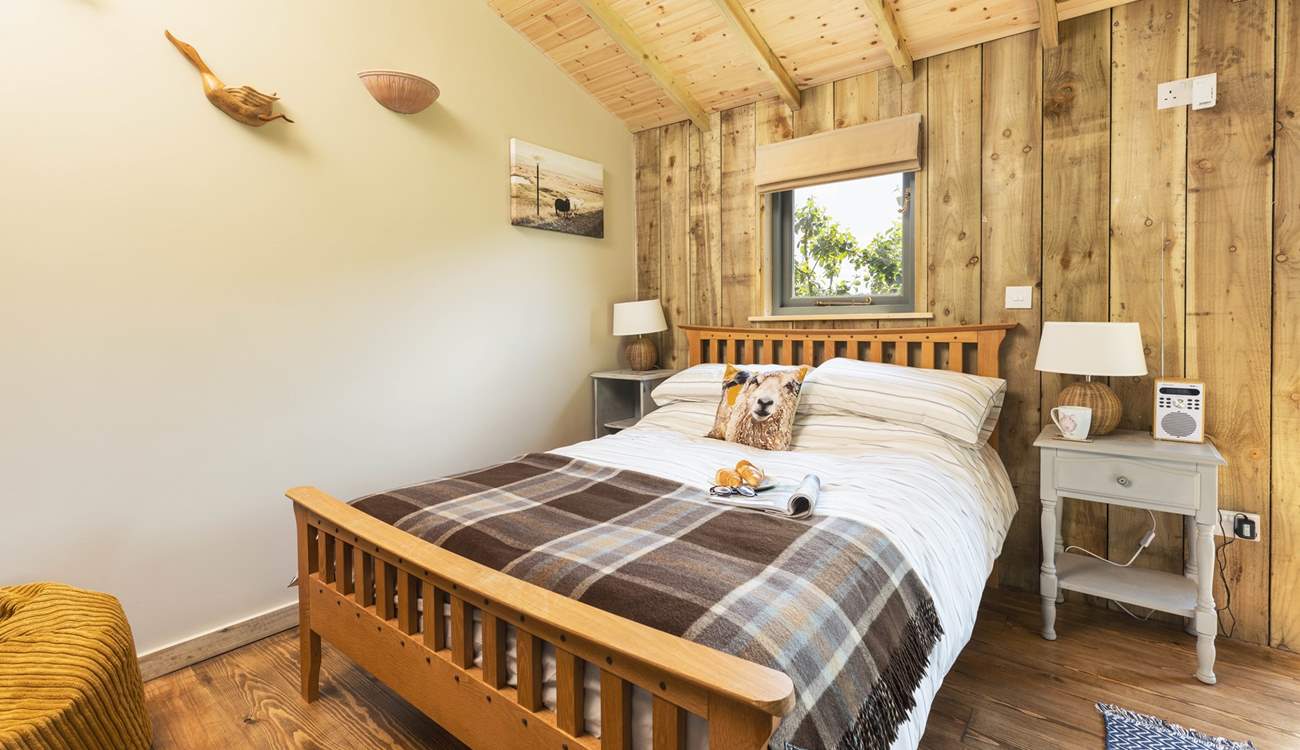 A chic countryside cabin for two.