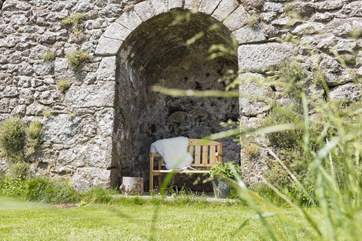 Lazy afternoons spent here. Sipping on a G&T and reading a good book.