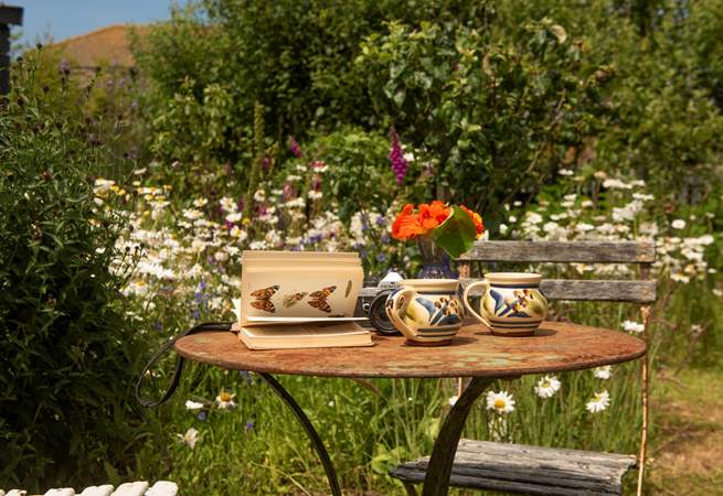 The perfect spot for some light reading and a cup of coffee. 