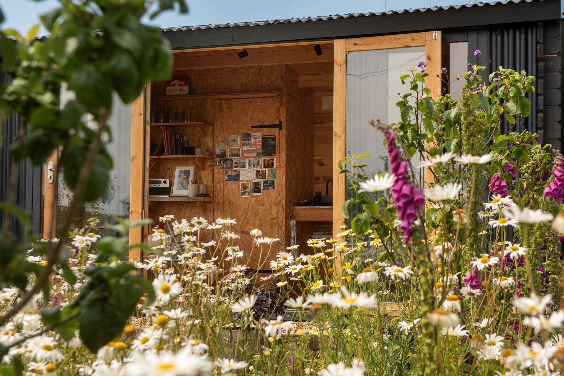 Immersed in nature, relax and get your creative juices flowing. 