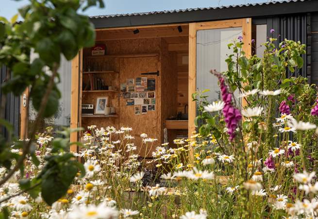 Immersed in nature, relax and get your creative juices flowing. 