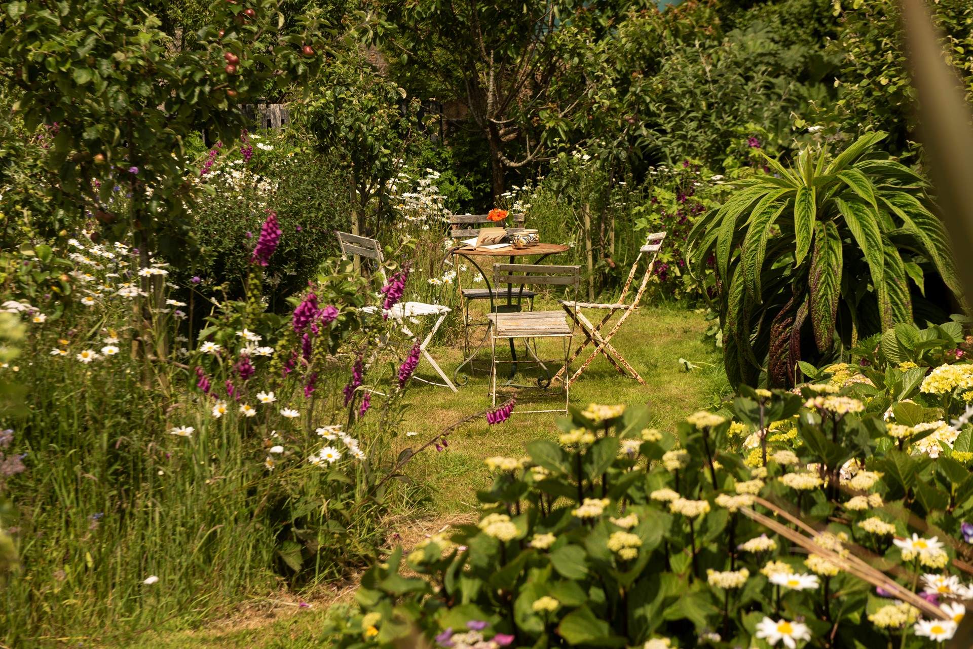 Enjoy the outdoor seating area whilst gathering more creative thoughts. 