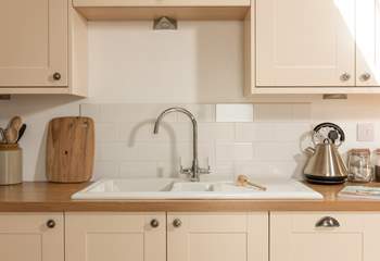 The gorgeous kitchen. Foodie fans will enjoy preparing dishes in here. 