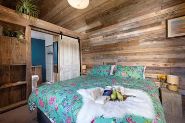 The luxurious super-king bed!