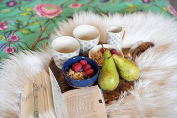 Breakfast in bed... holiday heaven.