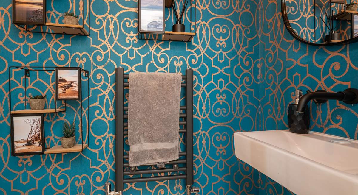 The chic cloakroom on the ground floor. 