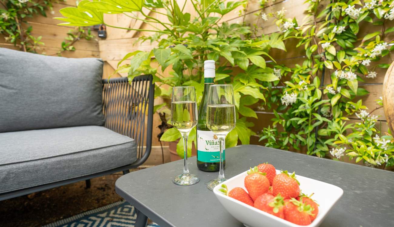 Sit back and relax surrounded by good company and refreshments after a day exploring.