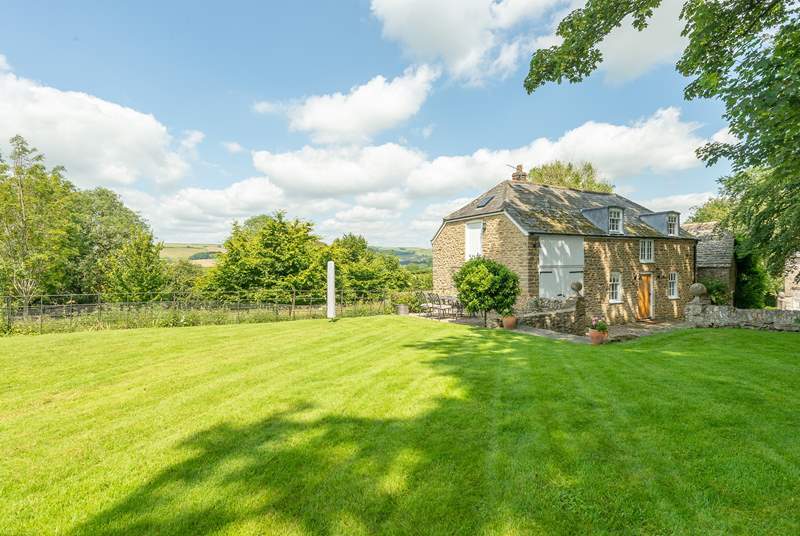 Rectory Cottage is in a beautiful setting.