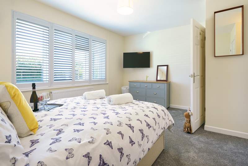 Bedroom 1. One of two ground floor double rooms. Climb the stairs for a double en-suite and the pretty twin room.