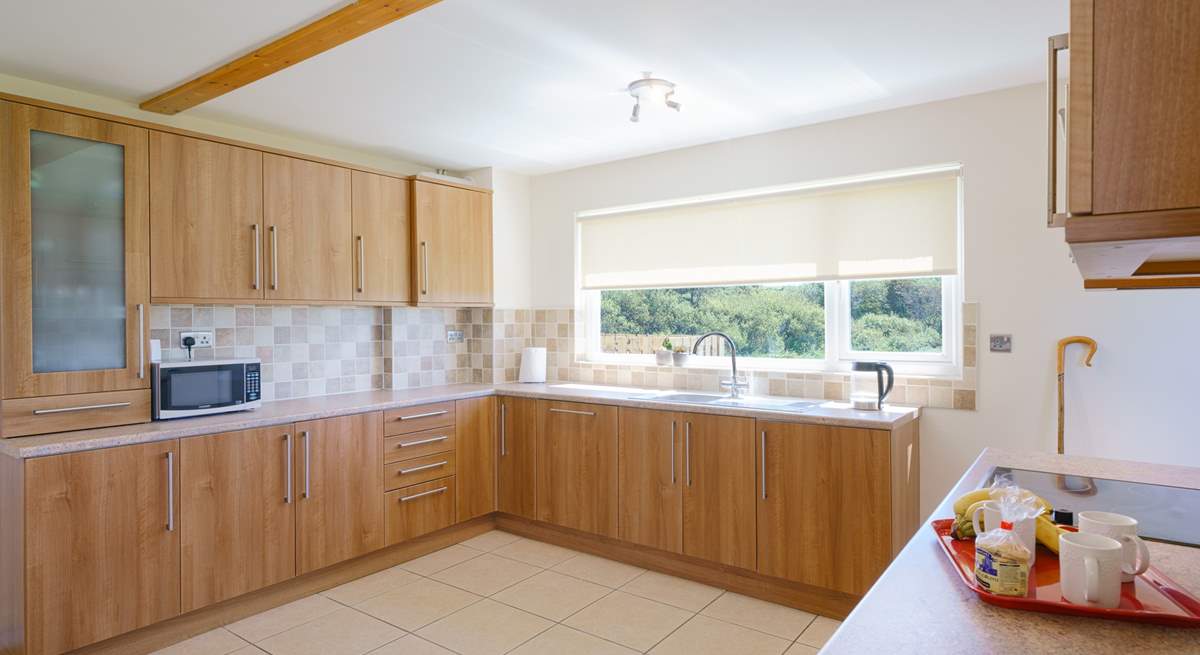 Spacious, airy kitchen for the holiday chef.