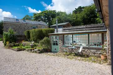 What a lovely rural setting for a getaway.