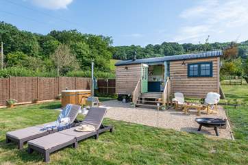 Welcome to Collie, our dream hut in the Somerset countryside.