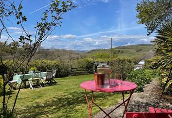 When the weather calls for dining al fresco.