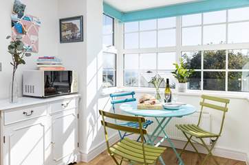 Lunch with a view in the kitchen!