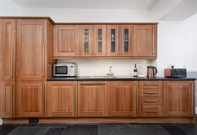 The well-equipped kitchen is perfect for cooking up your favourite holiday meal.