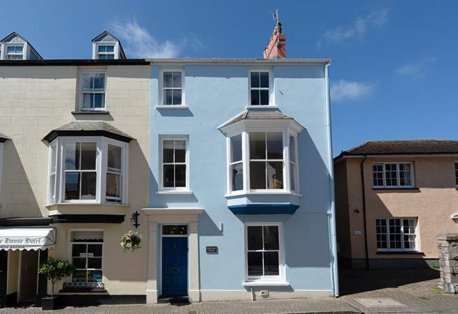 Sea Blue House looks forward to welcoming you on holiday in Tenby.