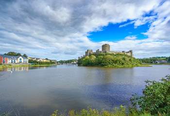 Head to Pembroke to discover its castle and the town surrounding it.