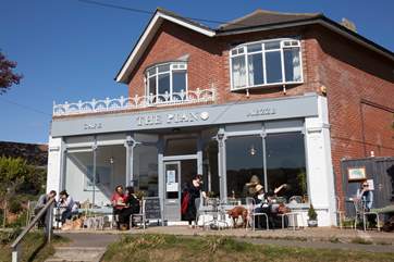 The Piano cafe in Freshwater is a lovely spot to stop for a bite to eat.
