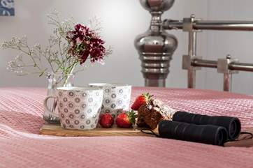 Breakfast in bed? Yes please!