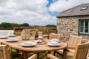 Al fresco dining in the garden surrounded by the gorgeous Cornish countryside.