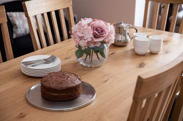 Afternoon tea is served.