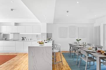 The kitchen/dining area is the ideal space for hosting your holiday.
