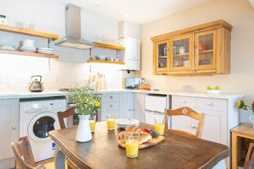 The well-equipped kitchen.