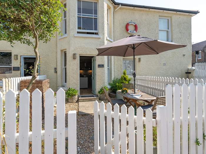 Daisy Cottage , Sleeps 4 in Bembridge