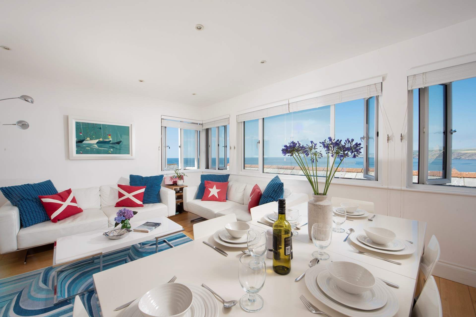 Such a sociable place for all to gather.