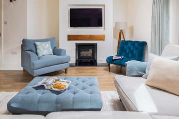 The warming log-effect electric fire ensures Acorns is perfect for a getaway at any time of year.