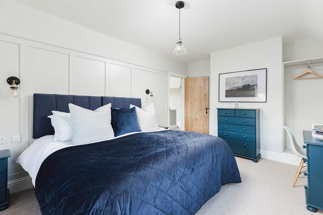 The bedrooms are elegantly furnished, luxury bed linens ensure a great night's sleep.