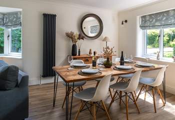 The dining area is perfect for a sunny brunch or for a cosy dinner with friends and family.
