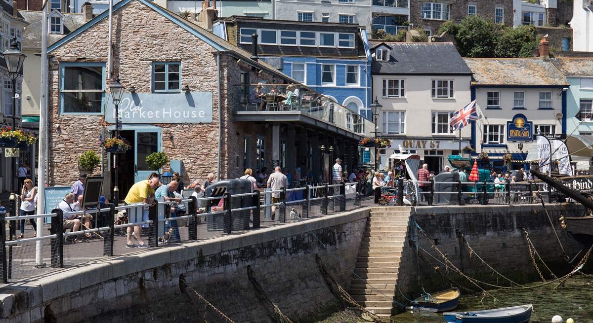 The welcoming harbourside. 