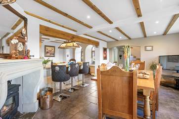 The breakfast-bar is the perfect place to sit and chat with the chef.