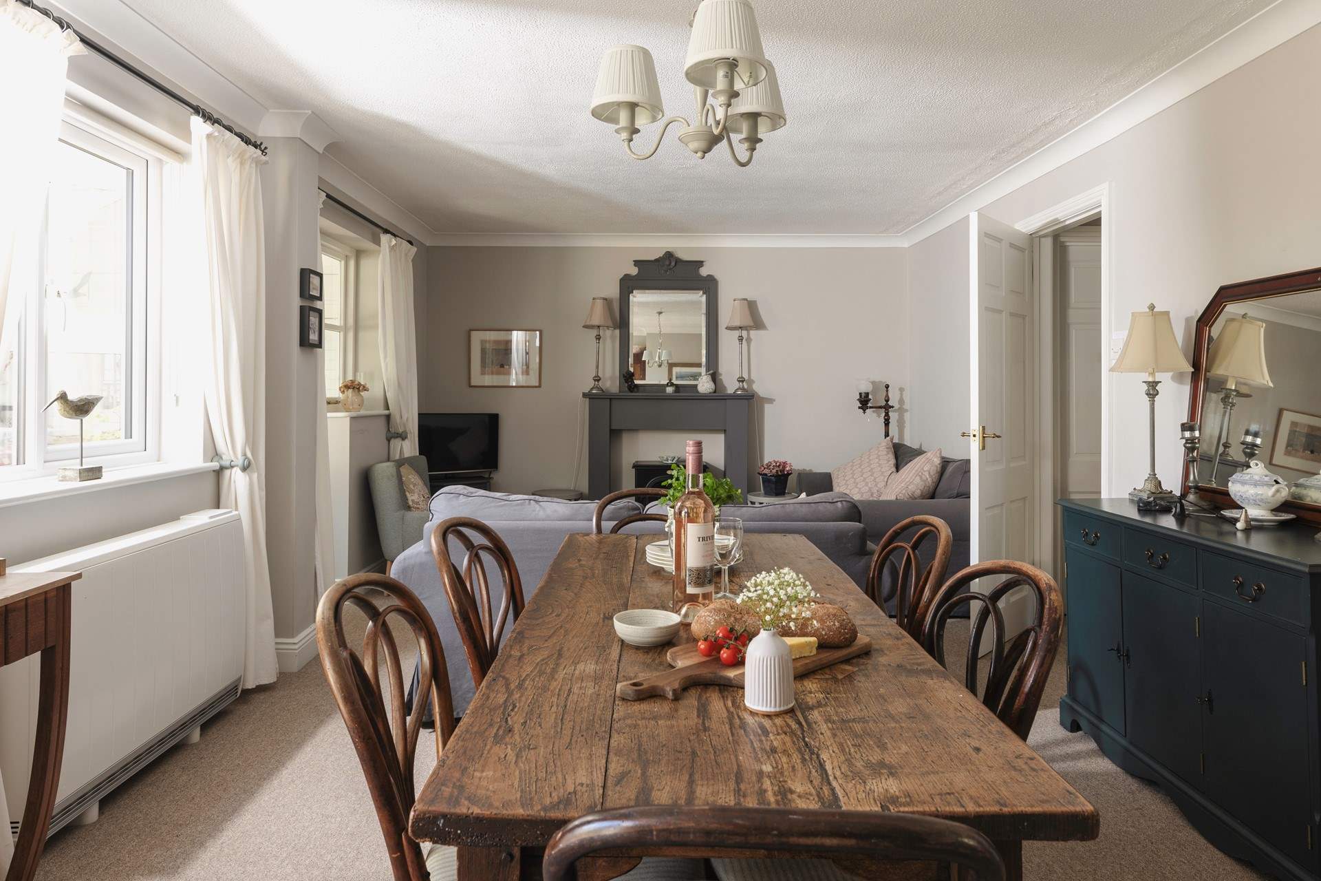 Feast on delicious meals with all the family.