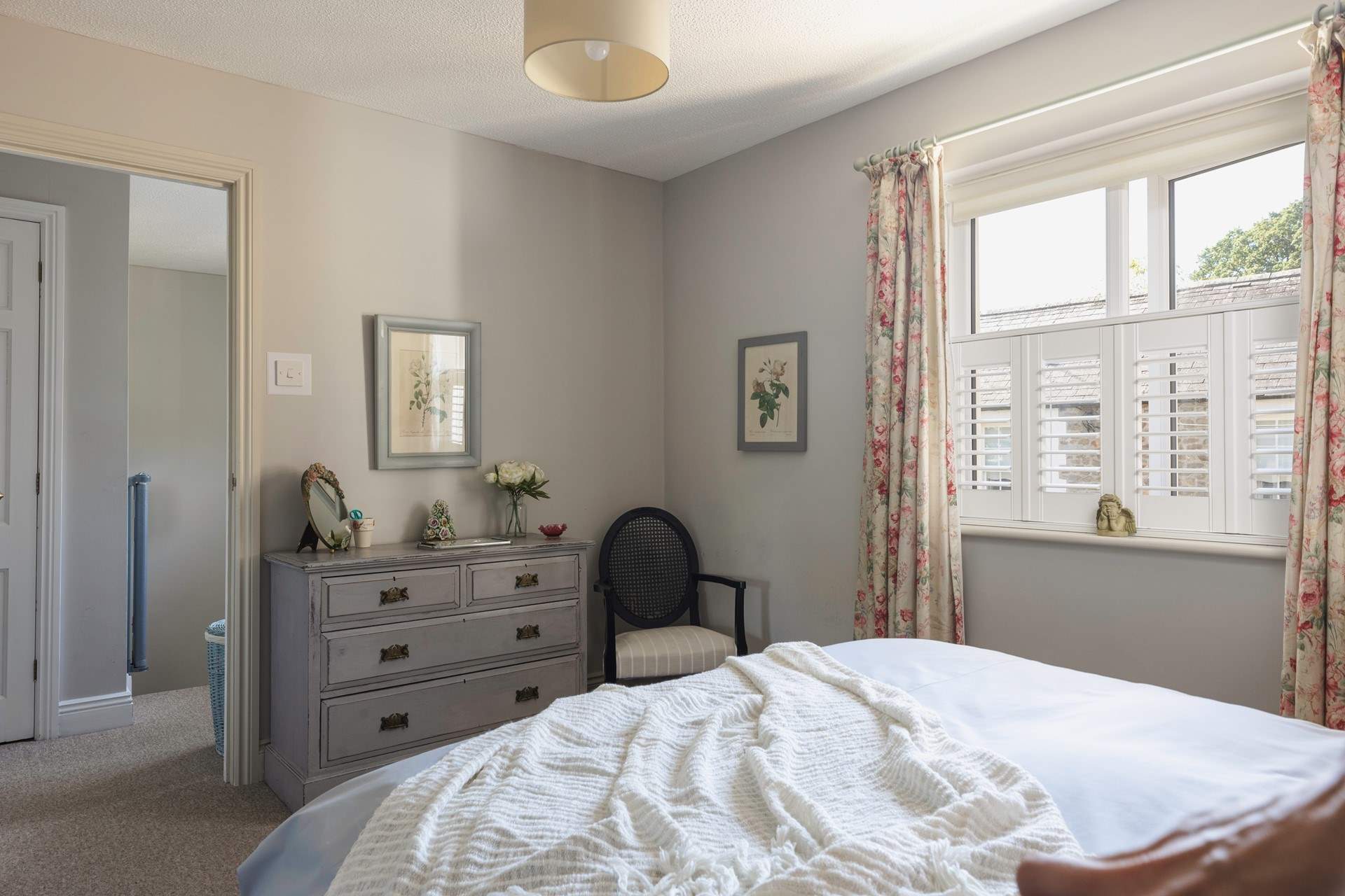 Plenty of space for your holiday clothes.