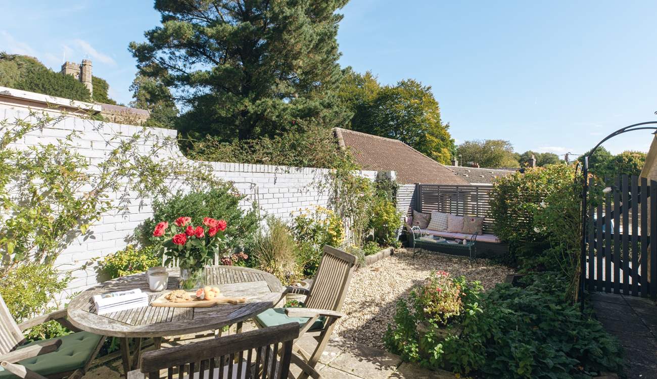 The garden is fully enclosed.