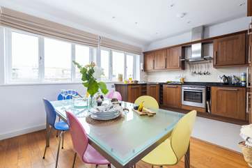 Open plan living is the order of the day so you can enjoy time together.