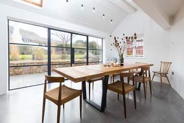 The gorgeous dining-room with views over the garden.