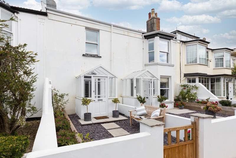 Holly Cottage is nestled on one of Shaldon's most favourite streets.