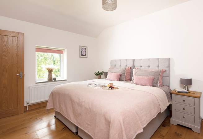 Dynnargh Barn has two beautifully furnished bedrooms.