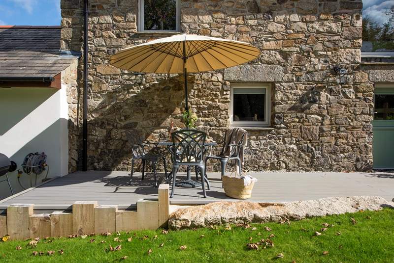 Make the most of the Cornish sunshine with meals on the terrace.