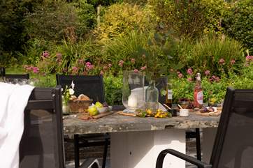 Summer picnics in the garden, what could be better?