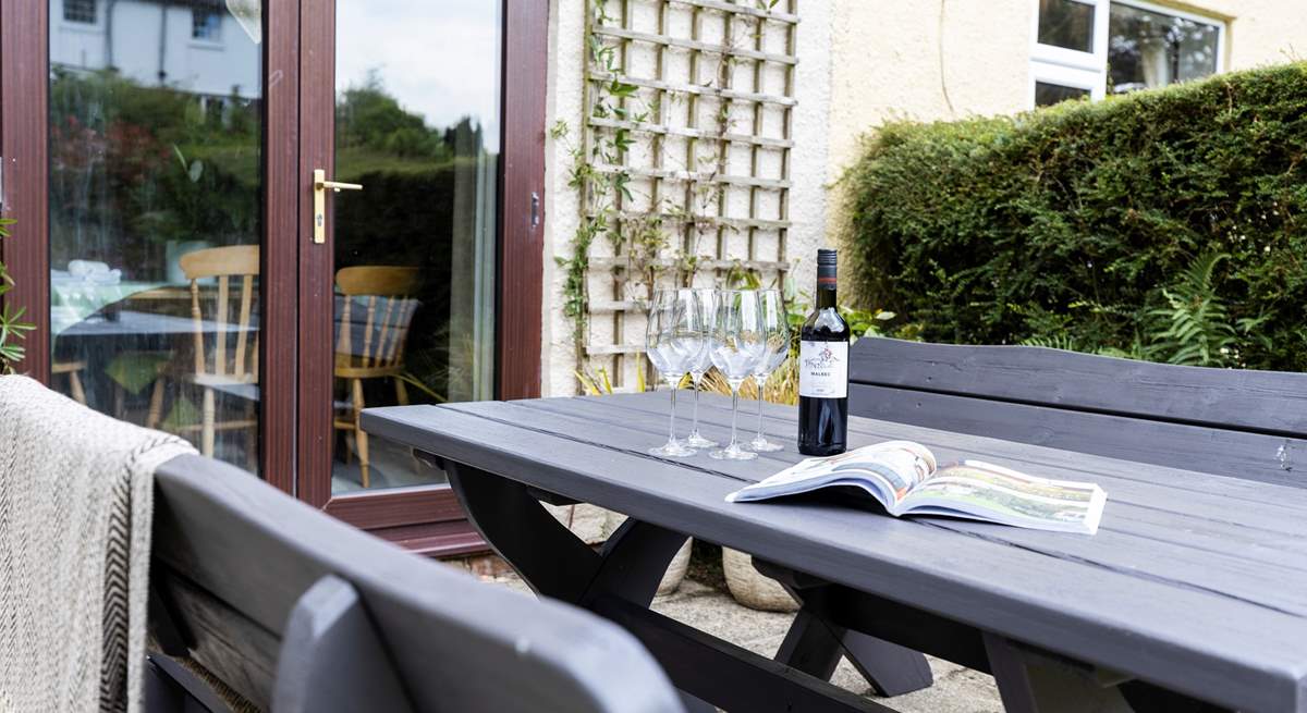 Dining al fresco is a must in this glorious garden.